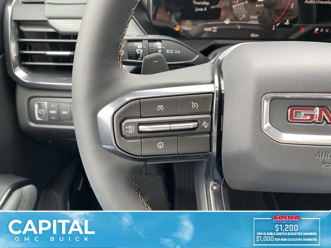 GMC Acadia снимка GMC Acadia