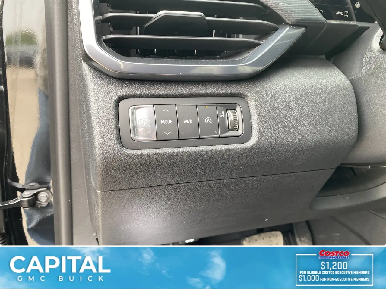 GMC Acadia снимка GMC Acadia