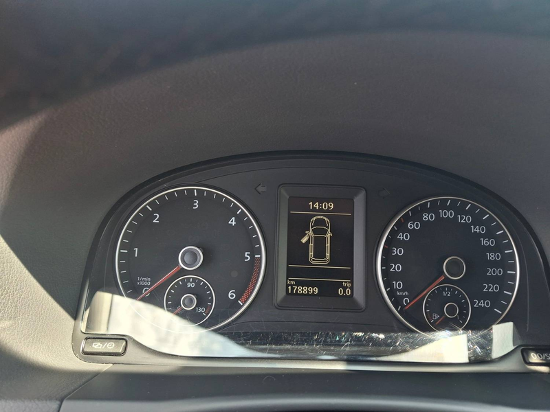 Volkswagen Touran Comfortline, 1.Hd, TÜV neu, Navi, DSG, SHZ, Bluetooth — photo 11
