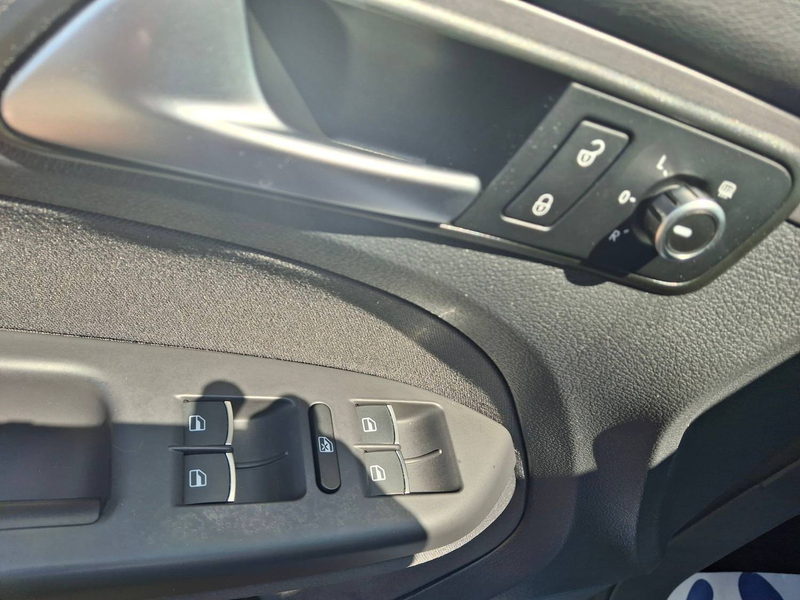 Volkswagen Touran Comfortline, 1.Hd, TÜV neu, Navi, DSG, SHZ, Bluetooth — photo 9