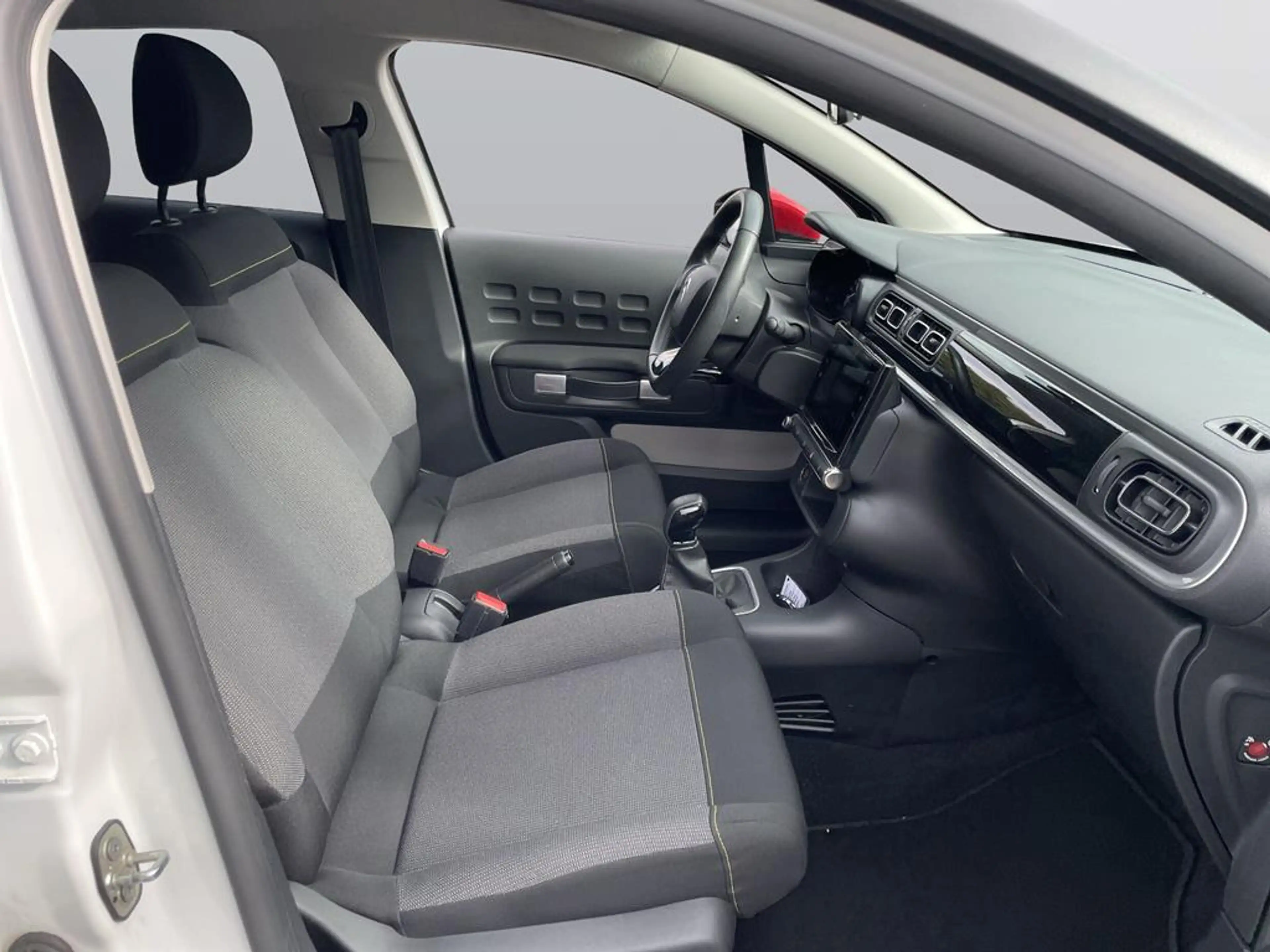 Citroen C3 Shine — photo 11