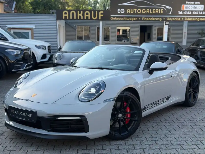 PORSCHE 911