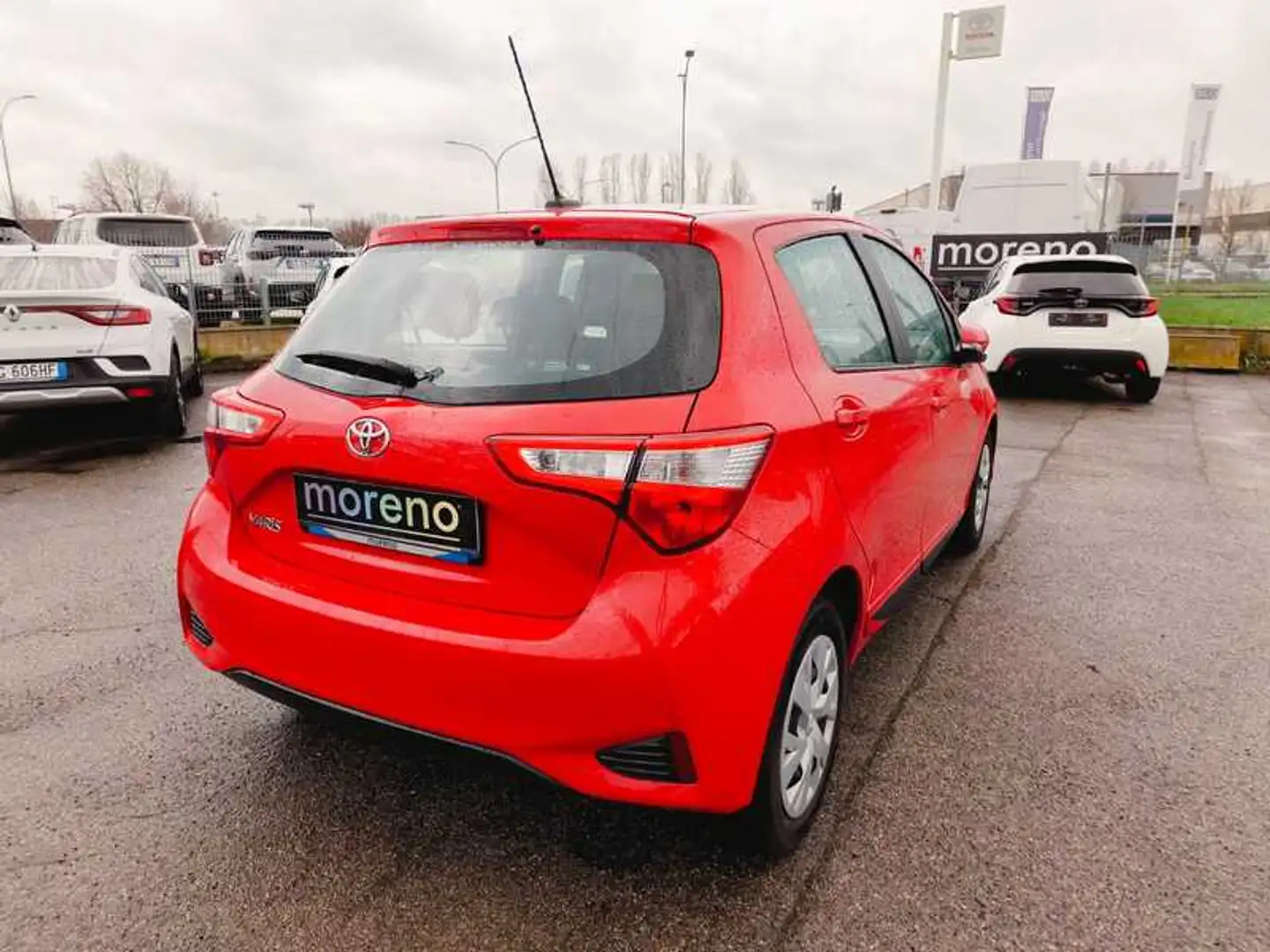 Toyota Yaris 1.0 Active Red - 2