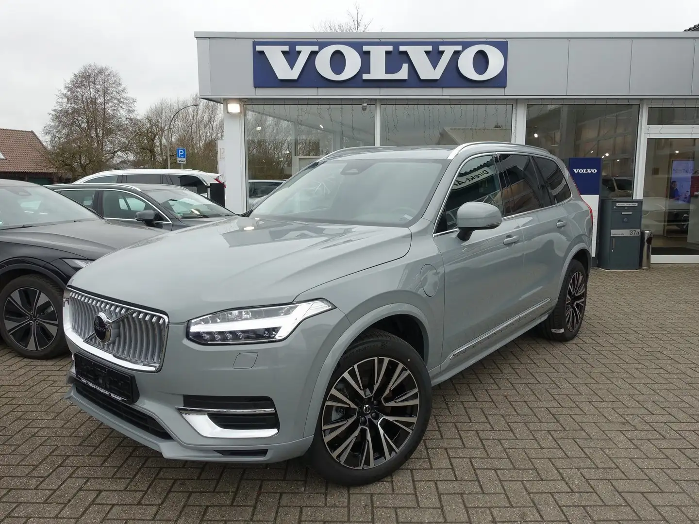 Volvo XC90 Plus Bright T8 AWD PANORAMA/BLIS/HARMAN Grau - 1