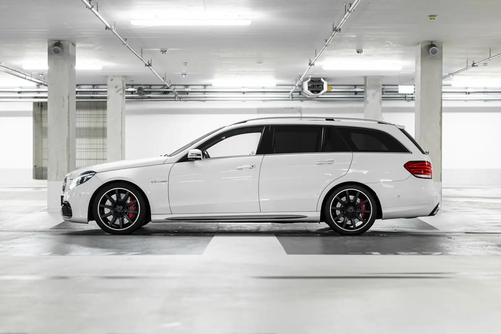 Mercedes-Benz E 63 AMG S 4Matic T-Modell Wit - 2