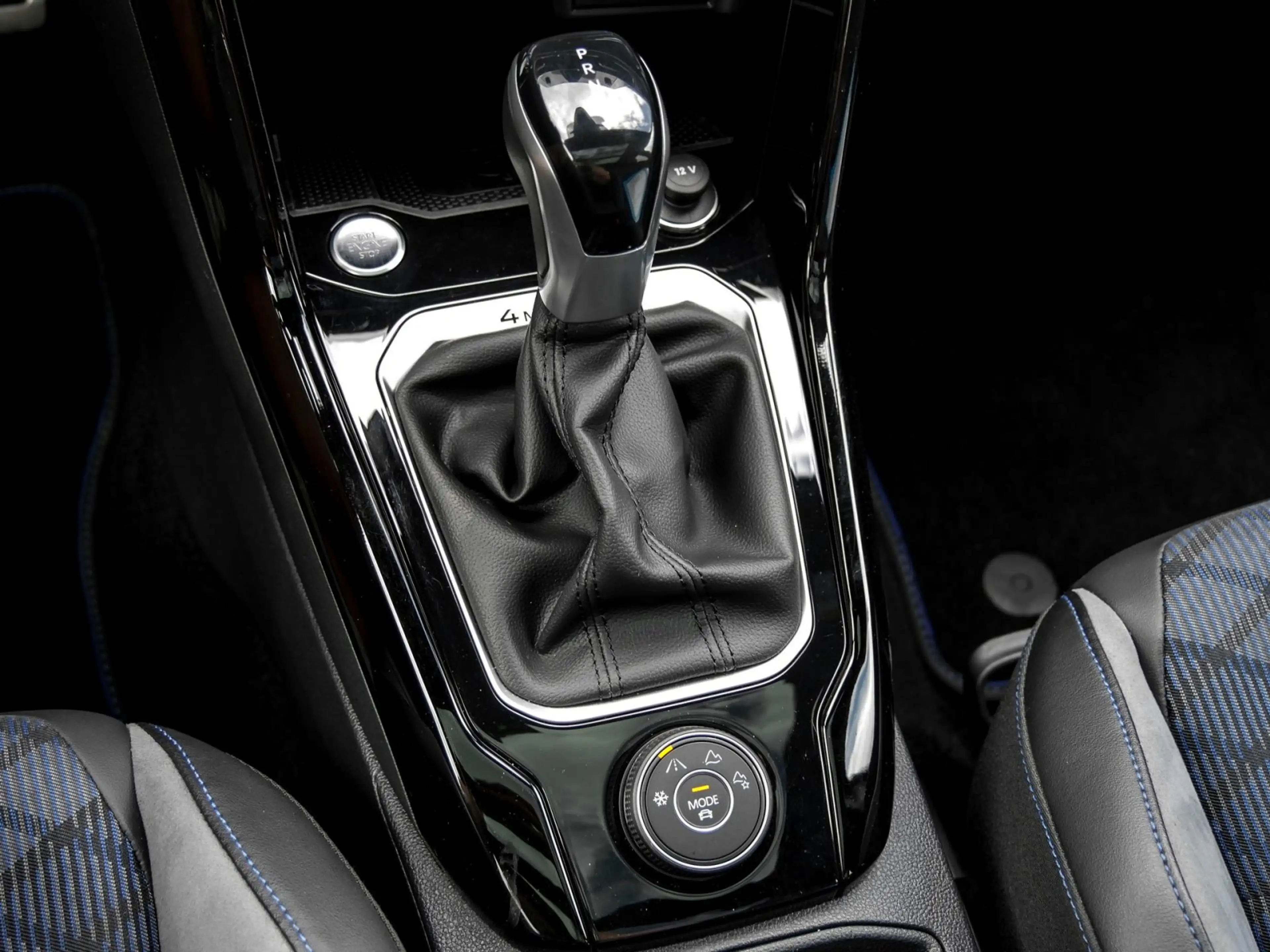 Volkswagen T-Roc R IQ.Light Navi AHK TravelAss. Pano beats Keyless — photo 10