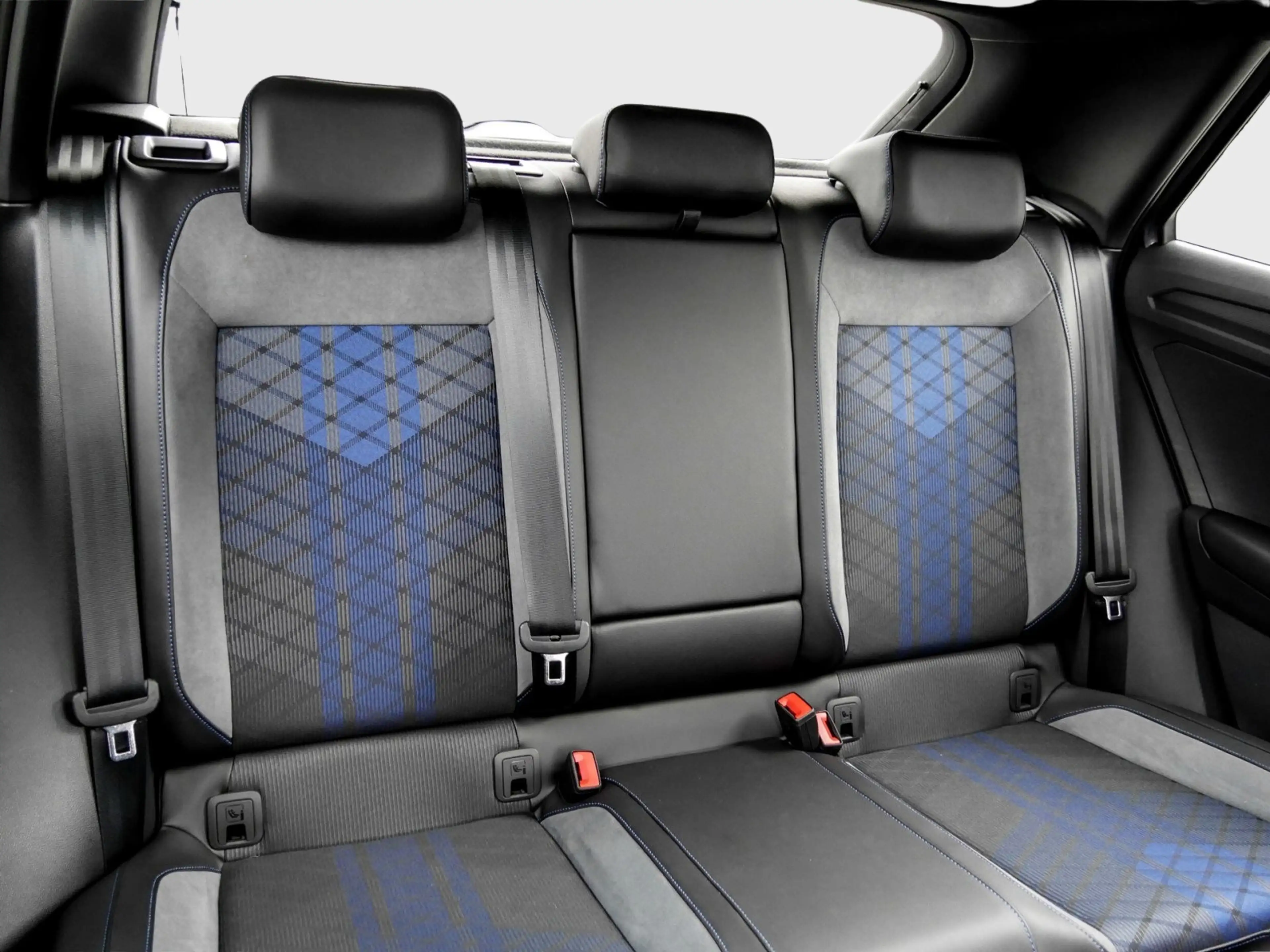 Volkswagen T-Roc R IQ.Light Navi AHK TravelAss. Pano beats Keyless — photo 4