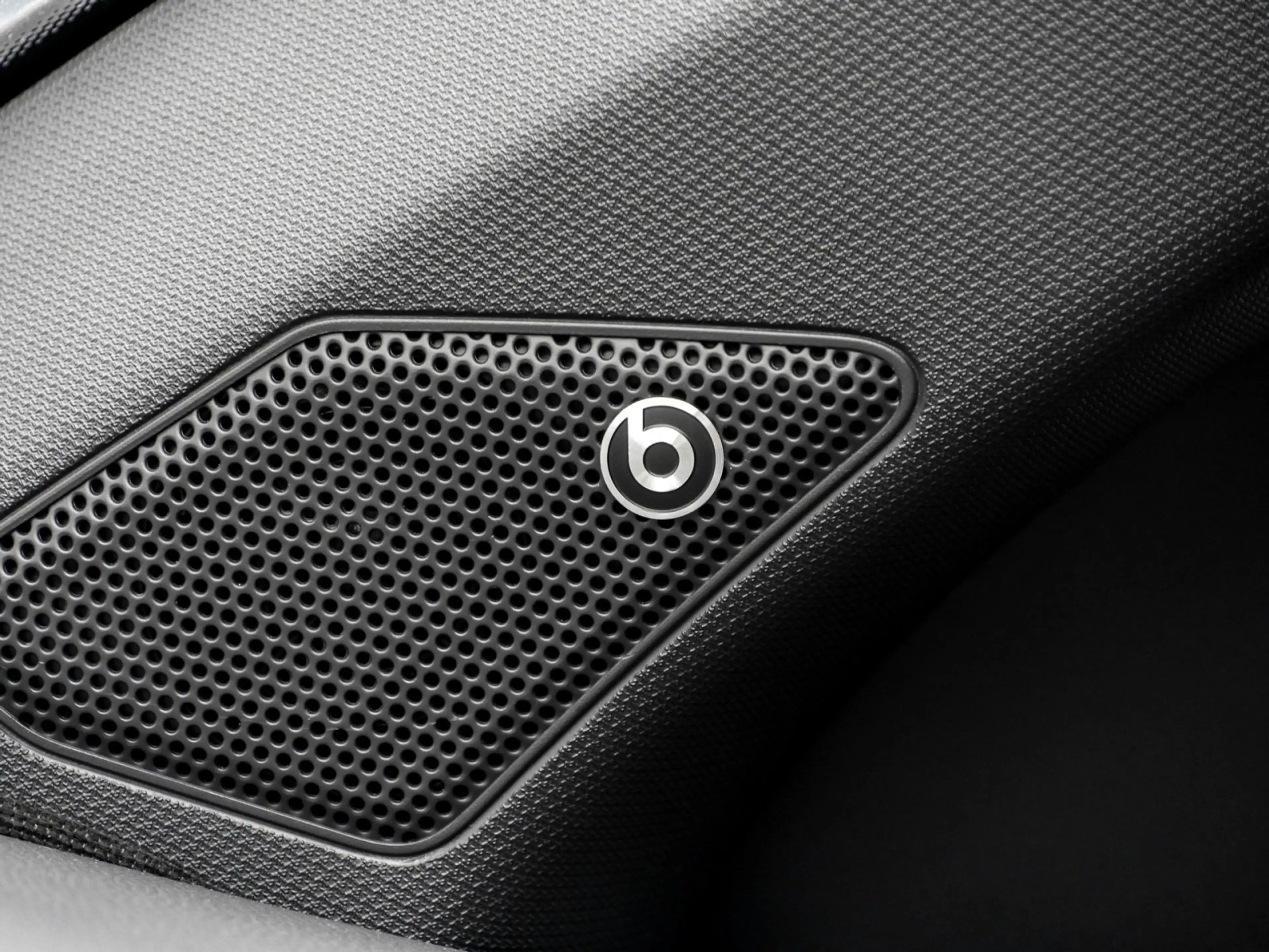 Volkswagen T-Roc R IQ.Light Navi AHK TravelAss. Pano beats Keyless — photo 12