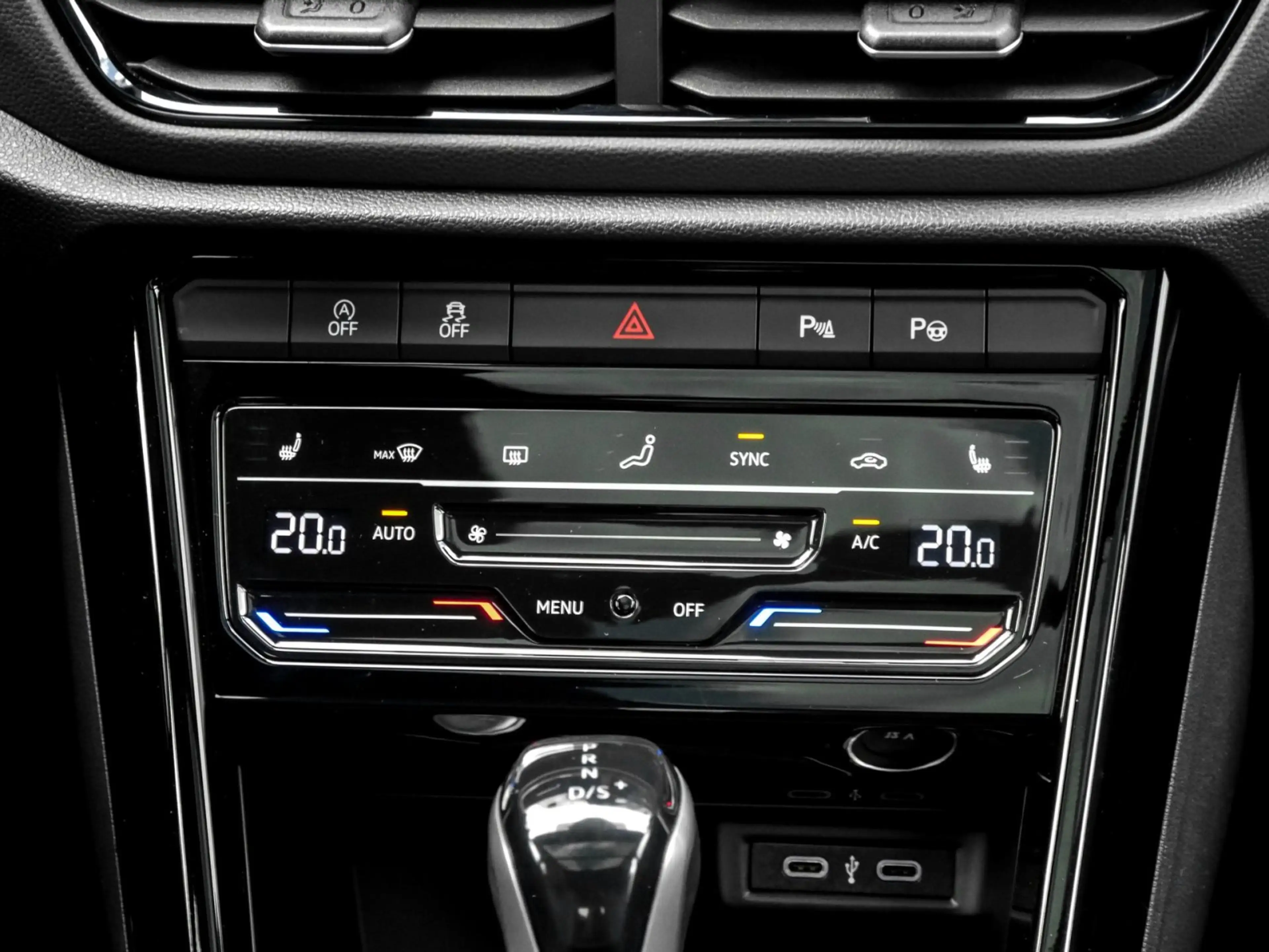 Volkswagen T-Roc R IQ.Light Navi AHK TravelAss. Pano beats Keyless — photo 8