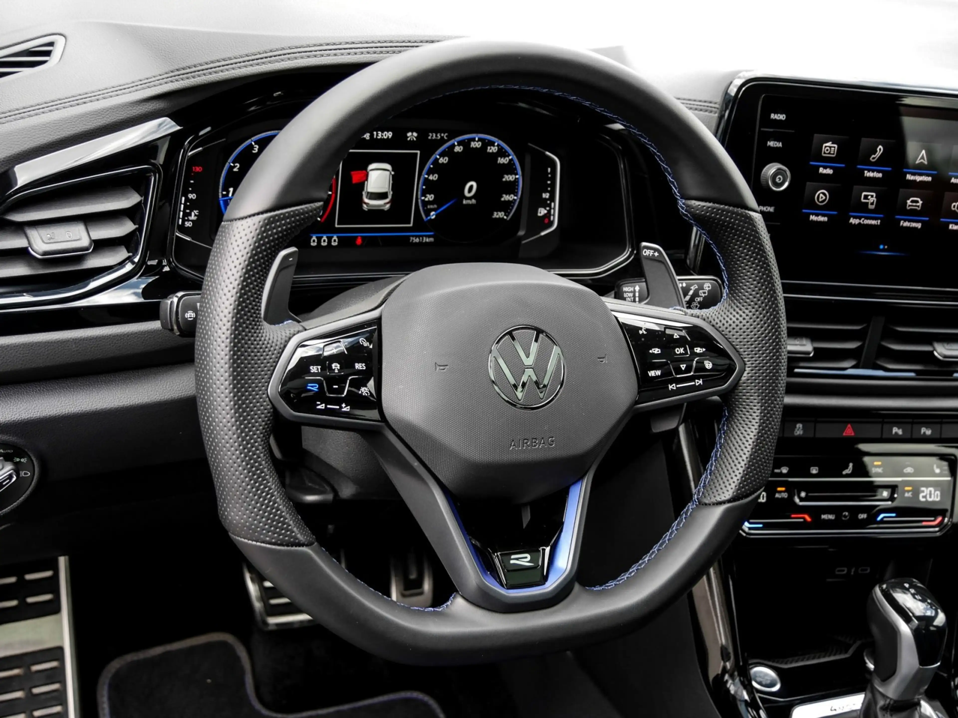 Volkswagen T-Roc R IQ.Light Navi AHK TravelAss. Pano beats Keyless — photo 9