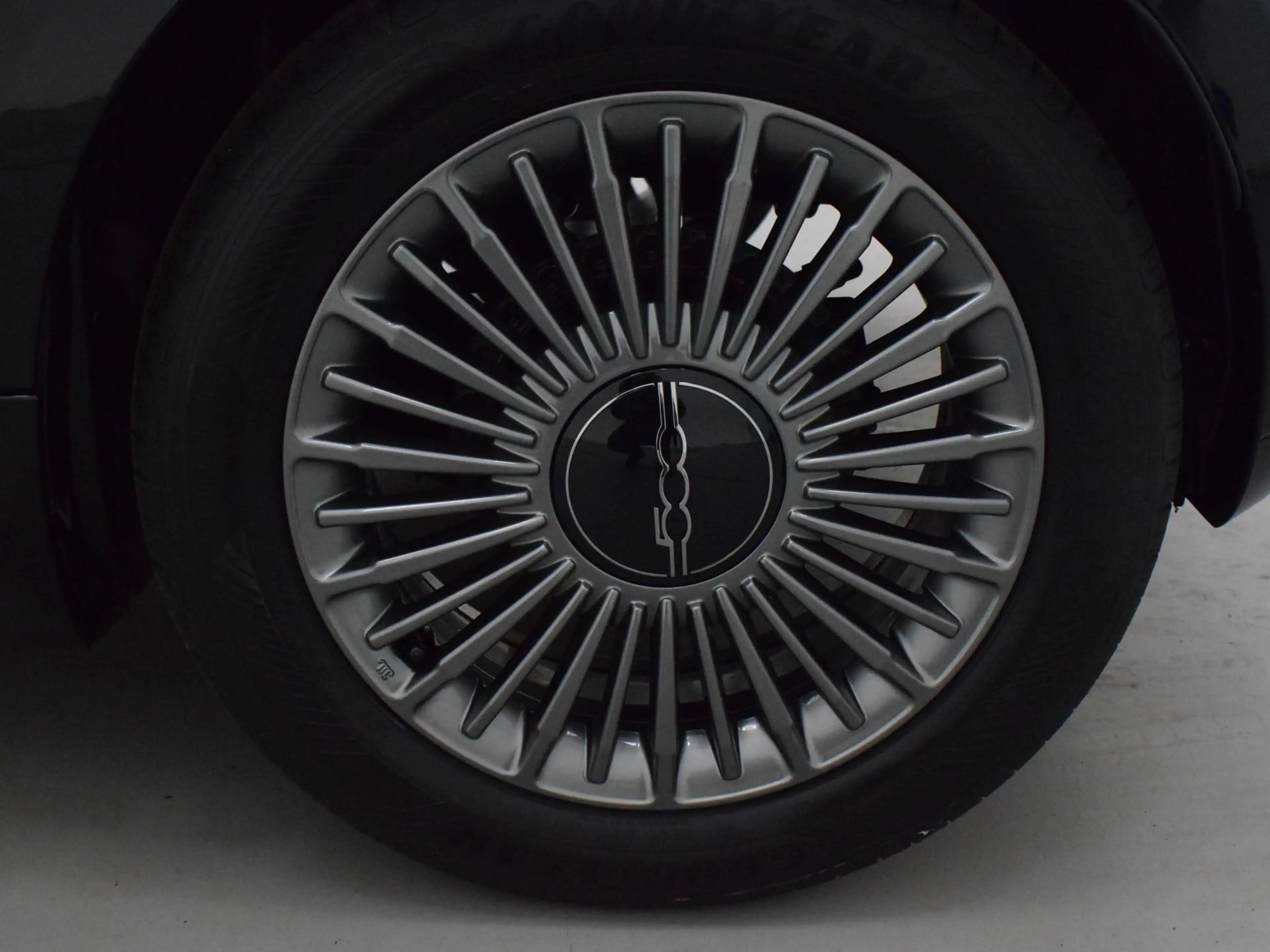 Fiat 500e Business Launch Edition | Climate Control | Apple — photo 7