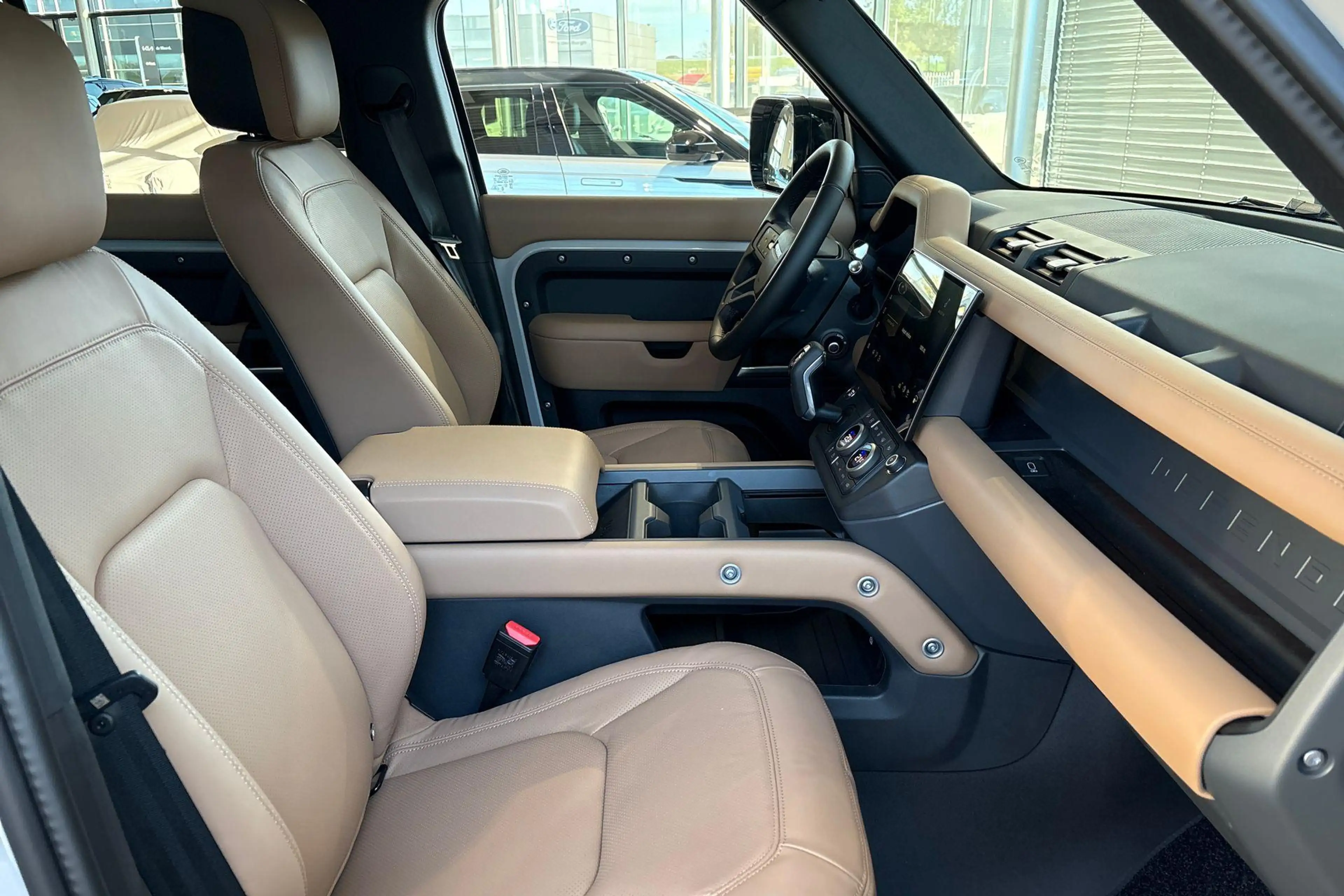 Land Rover Defender 110 P300e X-Dynamic HSE | TOW PACK | CLIMATE PACK — photo 3
