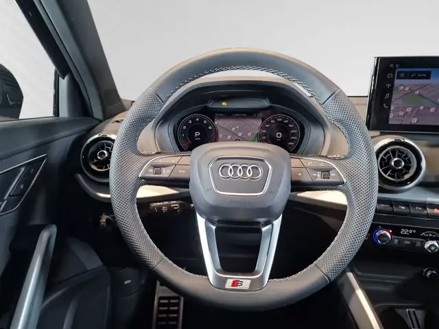 Audi Q2 view 13