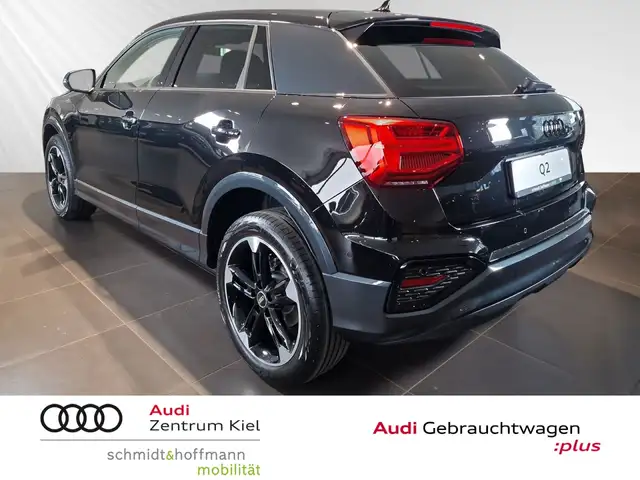 Audi Q2 view 4