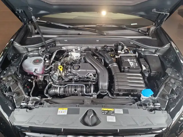 Audi Q2 view 11