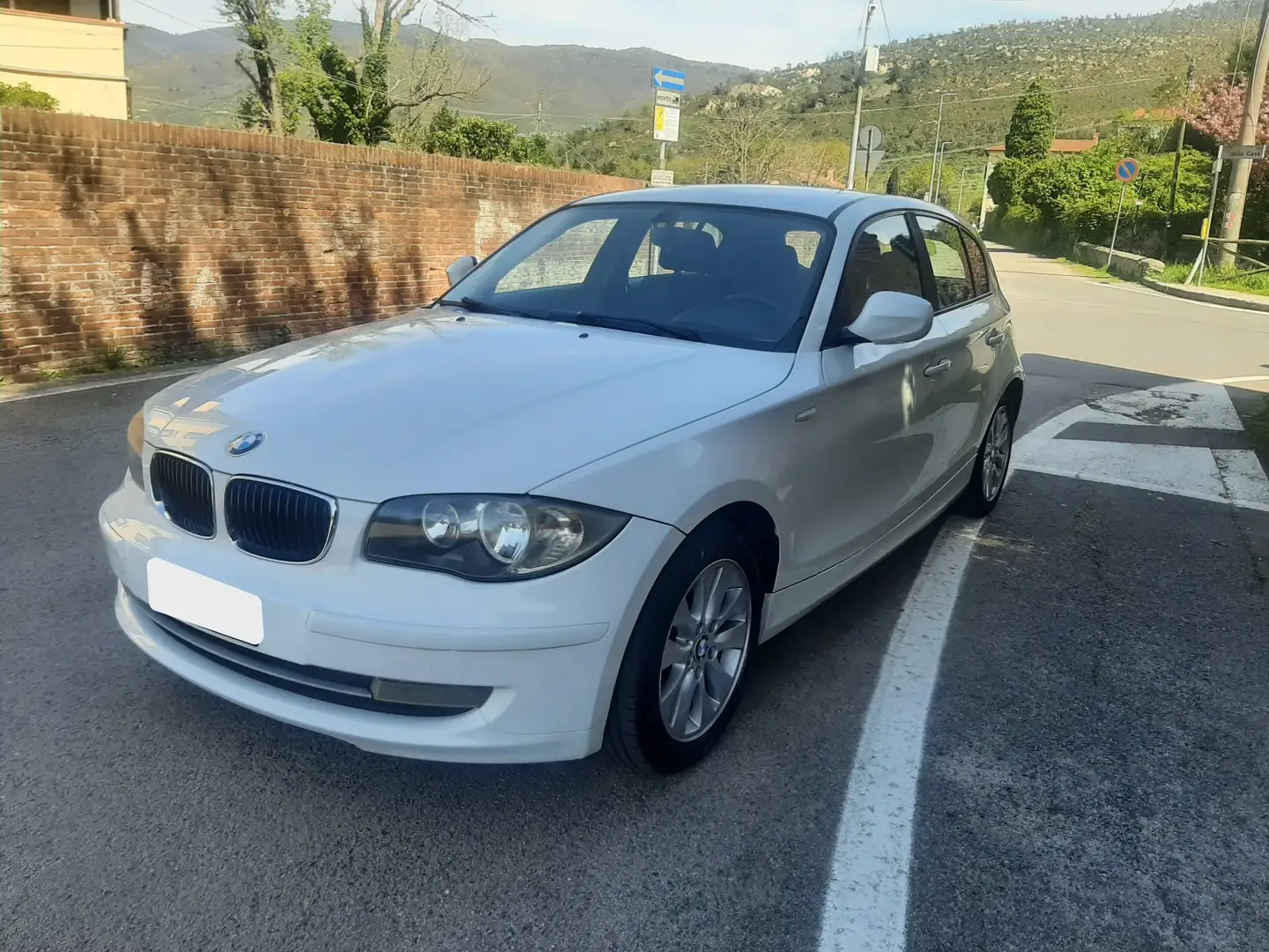 BMW 116 116d 5p 2.0 Futura 116cv dpf Bianco - 1