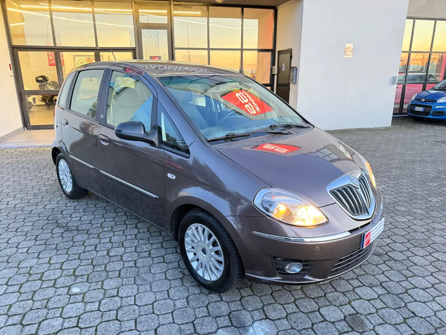 Lancia MUSA Musa 1.4 8V Ecochic (GPL) Platinum Grau - 2