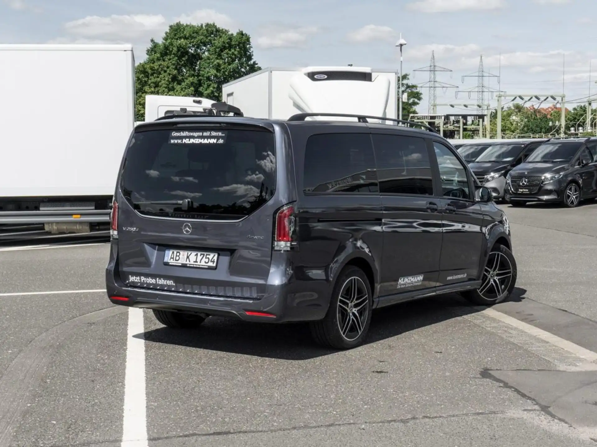 벤츠 Mercedes-Benz V-Class V 250 2026 건메탈 사진 3