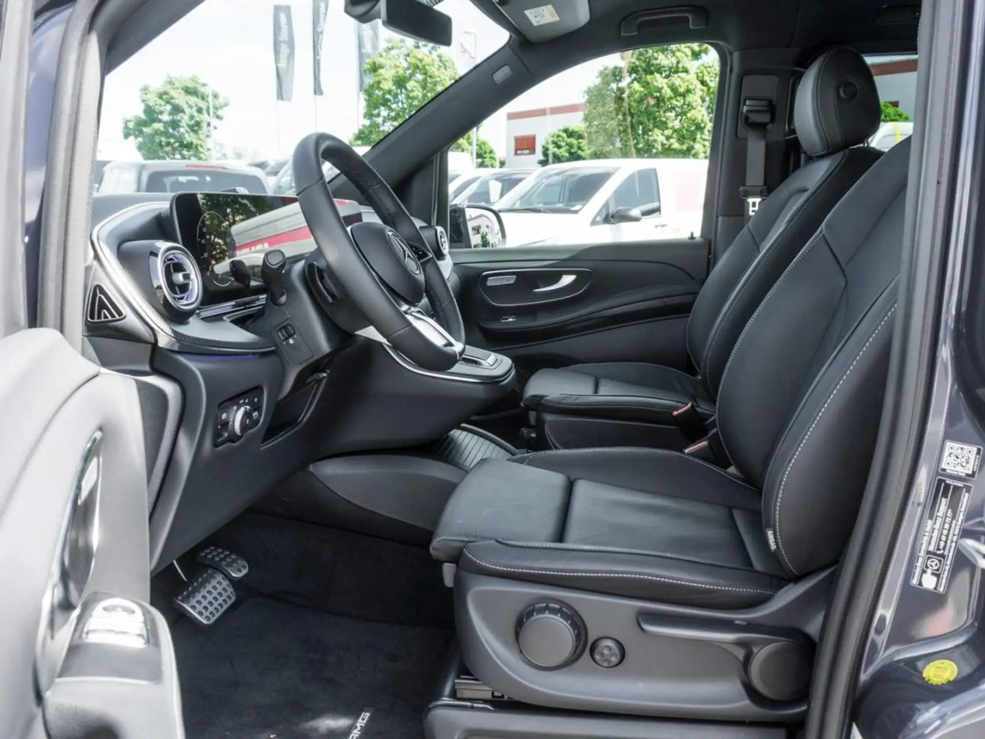 벤츠 Mercedes-Benz V-Class V 250 2026 건메탈 사진 7