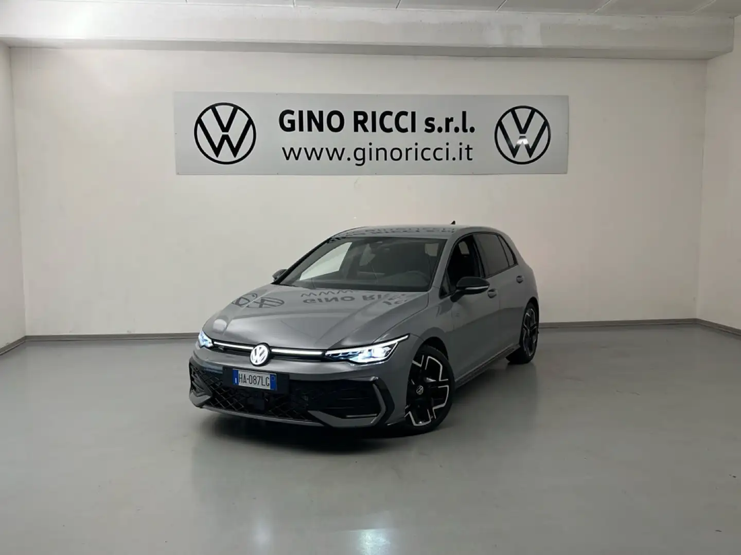 Volkswagen Golf Golf 2.0 TDI 150 CV DSG SCR R-Line Plus Grigio - 1