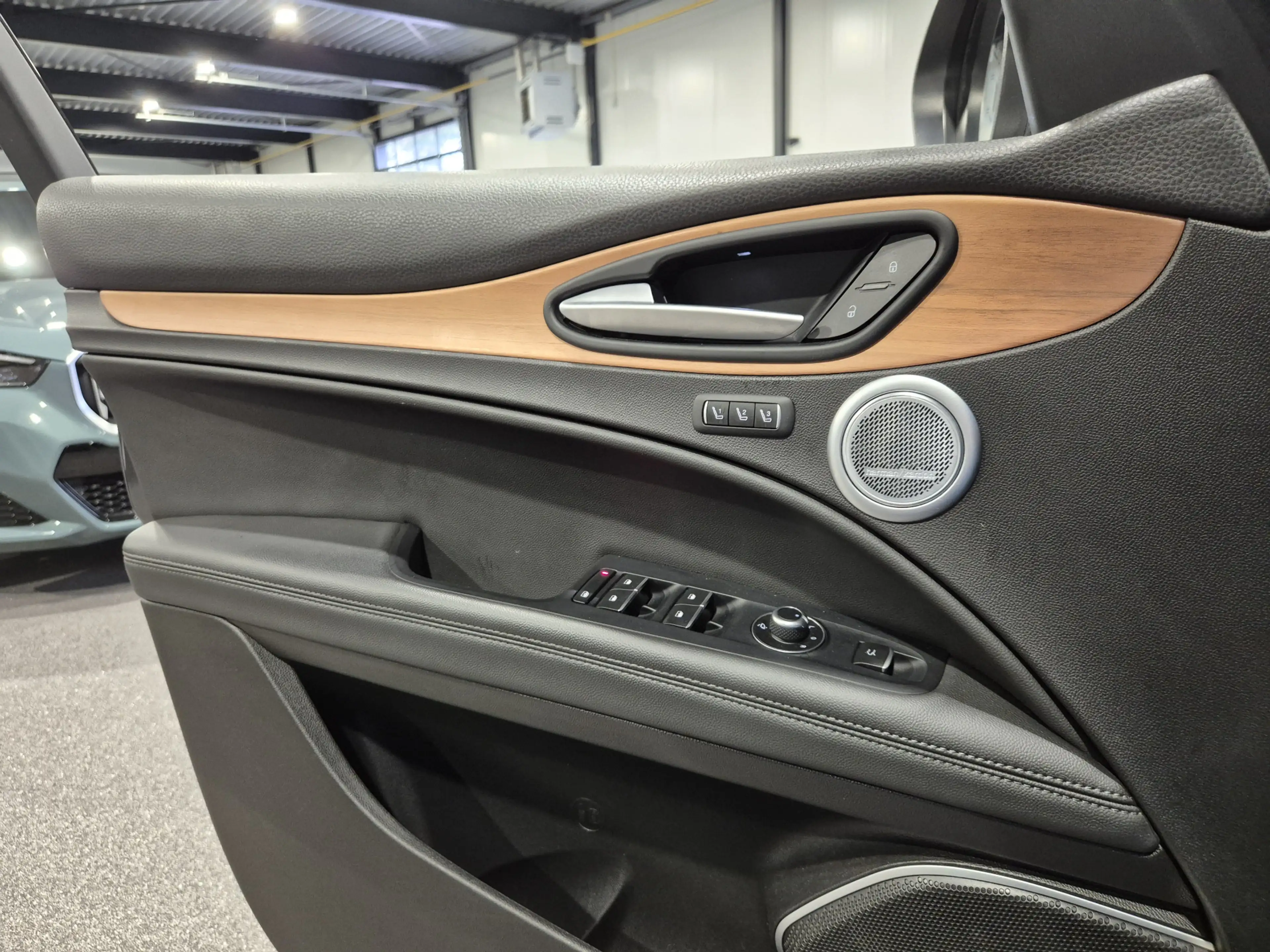 Alfa Romeo Stelvio 2.0 T AWD Veloce Panorama | Harman-Kardon | Camera — photo 26