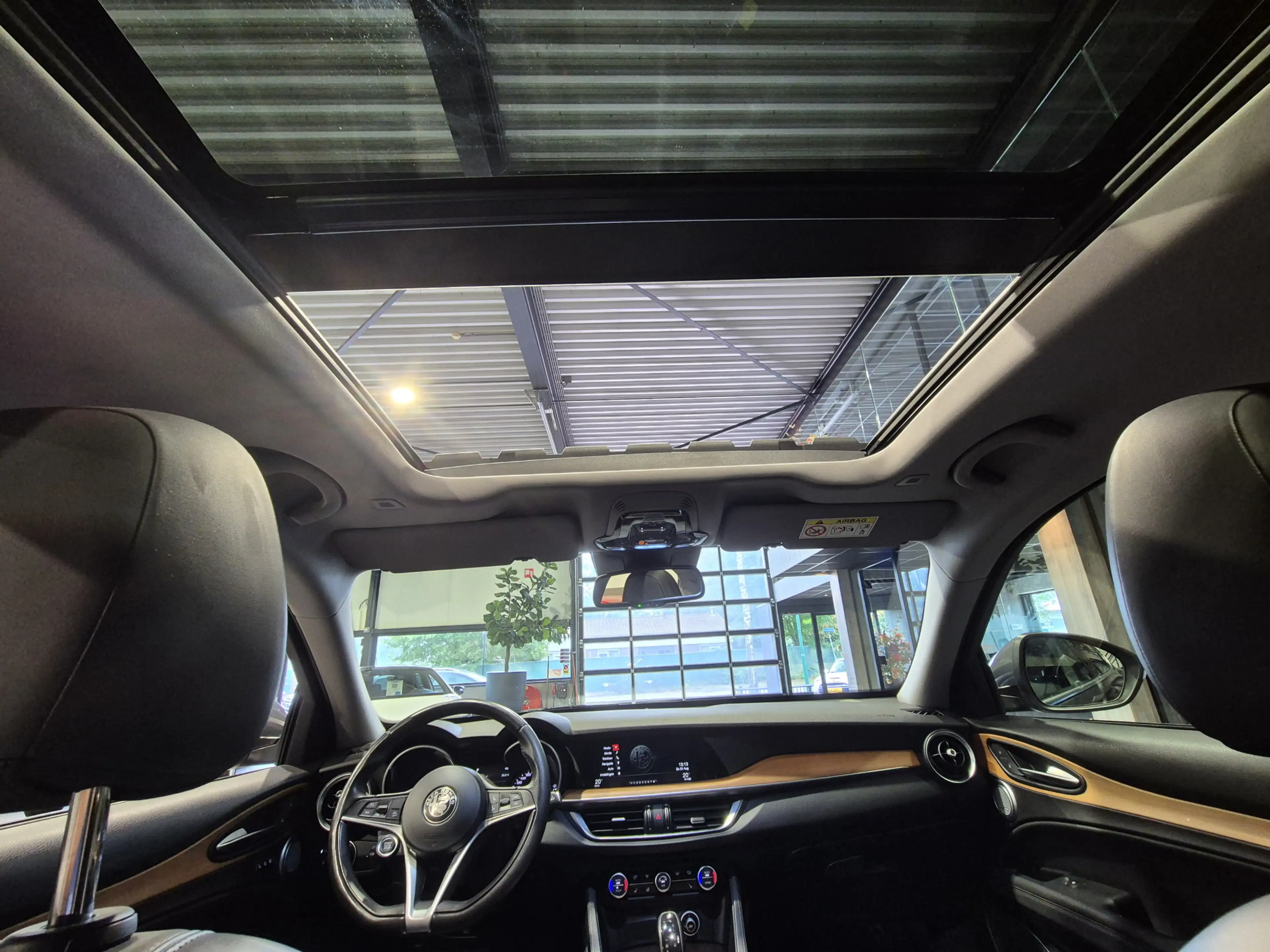 Alfa Romeo Stelvio 2.0 T AWD Veloce Panorama | Harman-Kardon | Camera — photo 5