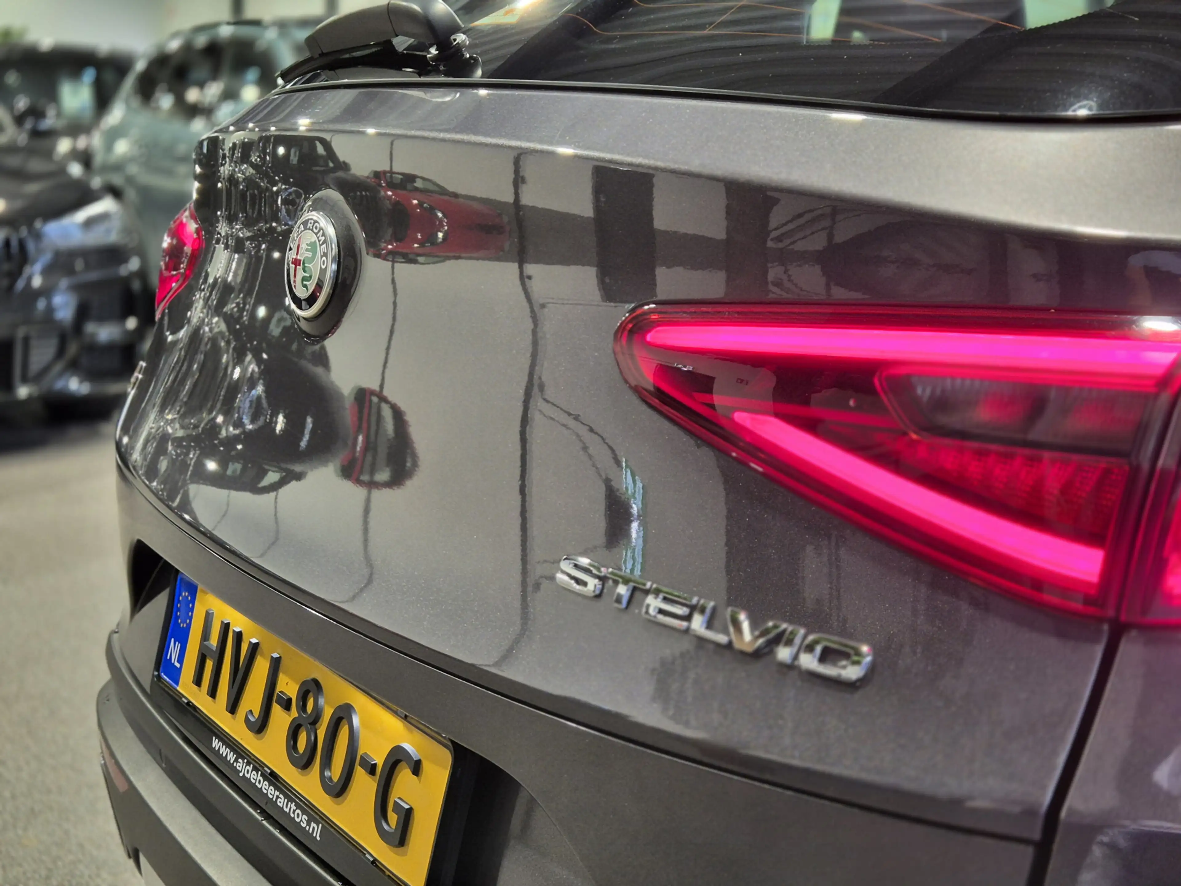 Alfa Romeo Stelvio 2.0 T AWD Veloce Panorama | Harman-Kardon | Camera — photo 18