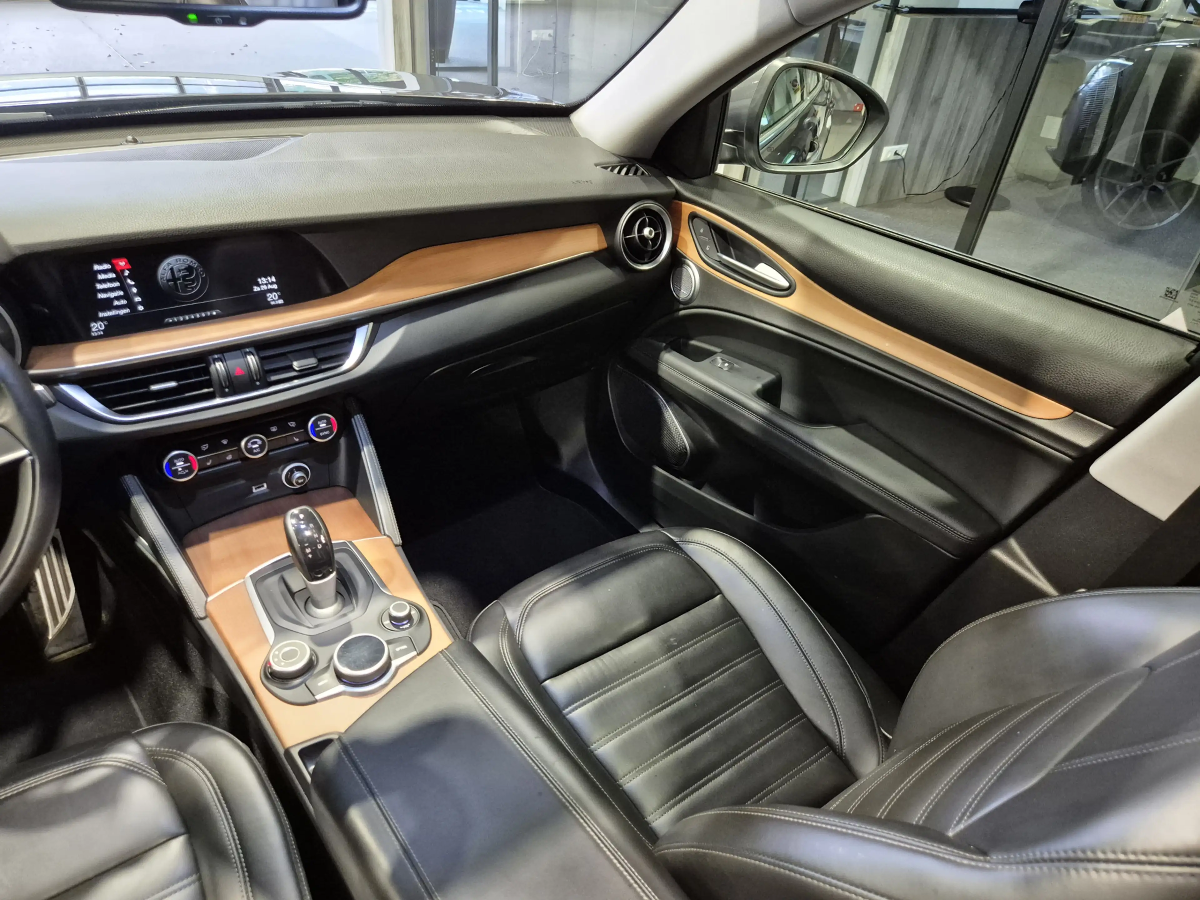 Alfa Romeo Stelvio 2.0 T AWD Veloce Panorama | Harman-Kardon | Camera — photo 14
