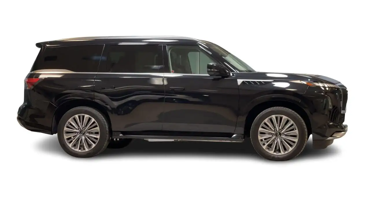 Infiniti QX80 снимка Infiniti QX80