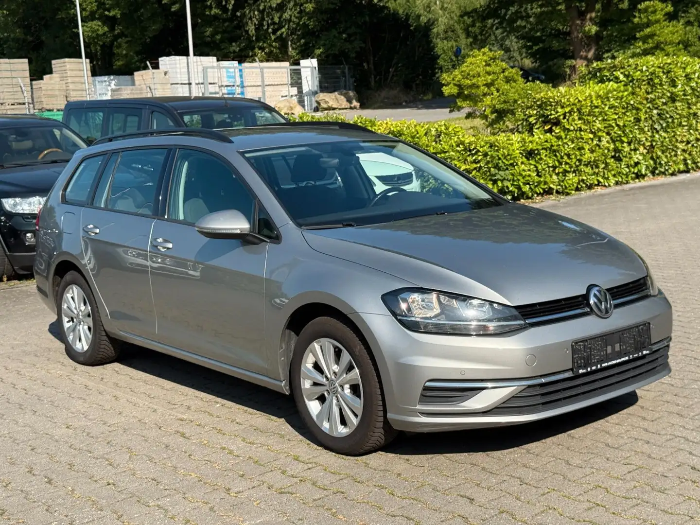 Volkswagen Golf VII Comfortline BMT/Start-Stopp Automatik* Silber - 1