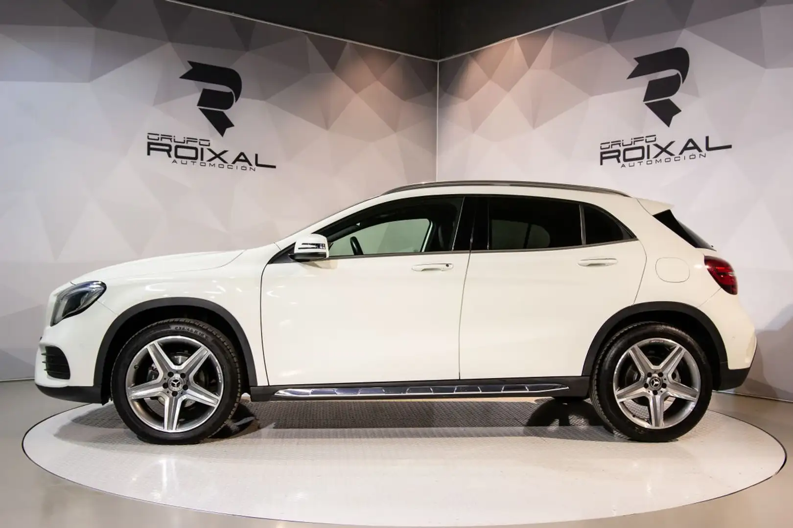 Mercedes-Benz GLA 200 200d AMG Line 7G-DCT Blanco - 2
