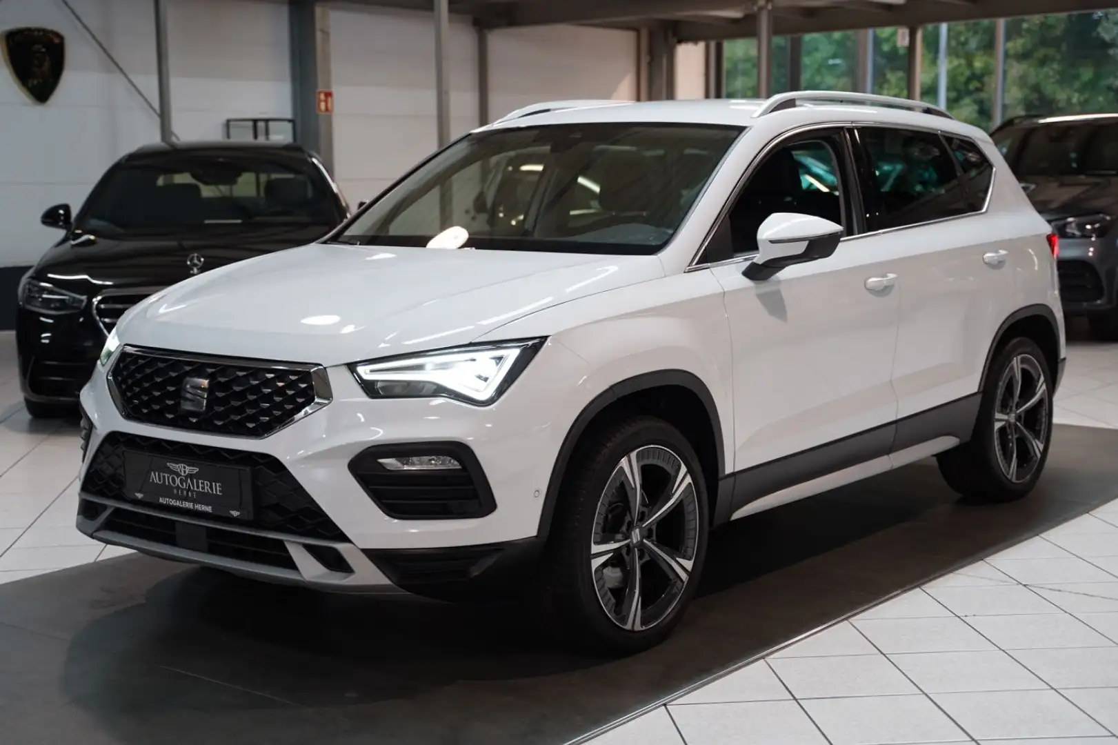 SEAT Ateca Xperience 4Driv*AUT*LEDER*ACC*LED*STHZ*NAV Weiß - 1