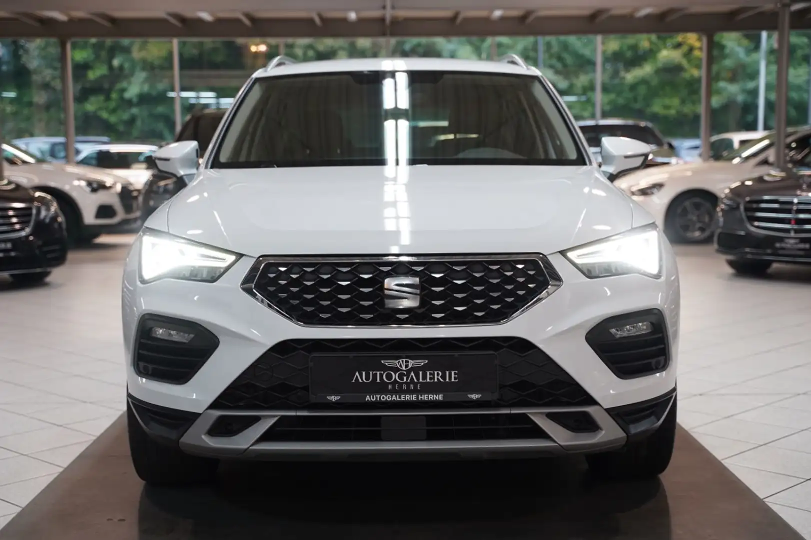 SEAT Ateca Xperience 4Driv*AUT*LEDER*ACC*LED*STHZ*NAV Weiß - 2