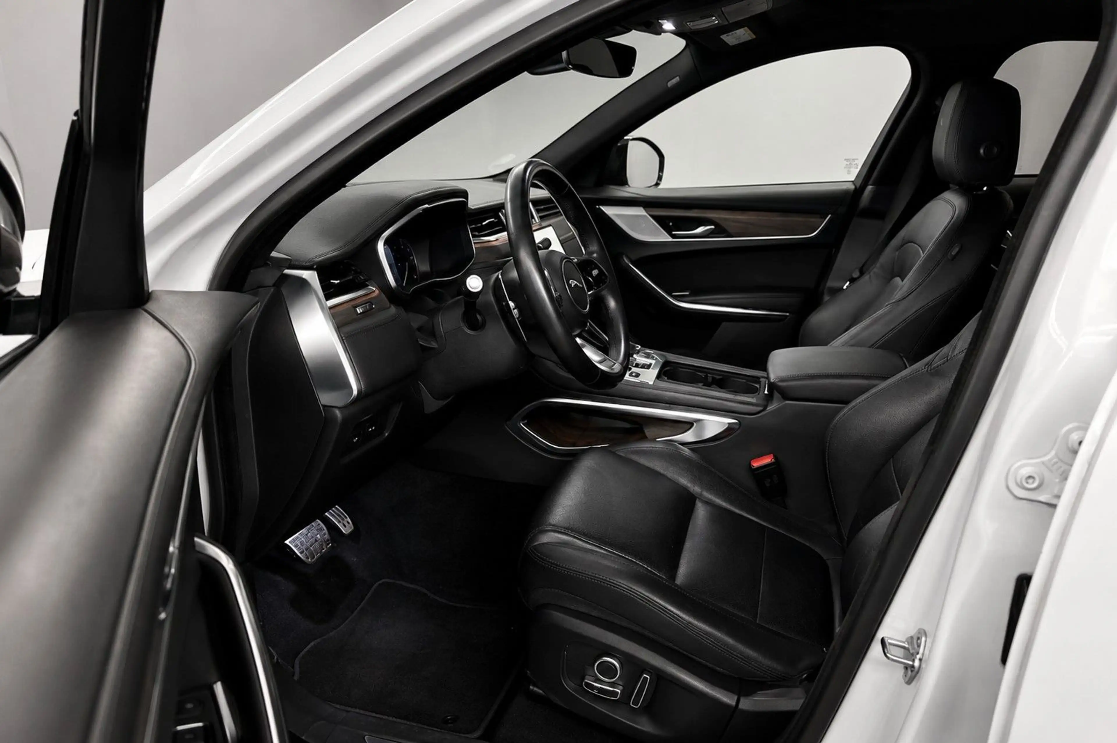 Jaguar F-Pace F-PACE SE AWD neus Modell, Navi, AHK — photo 9