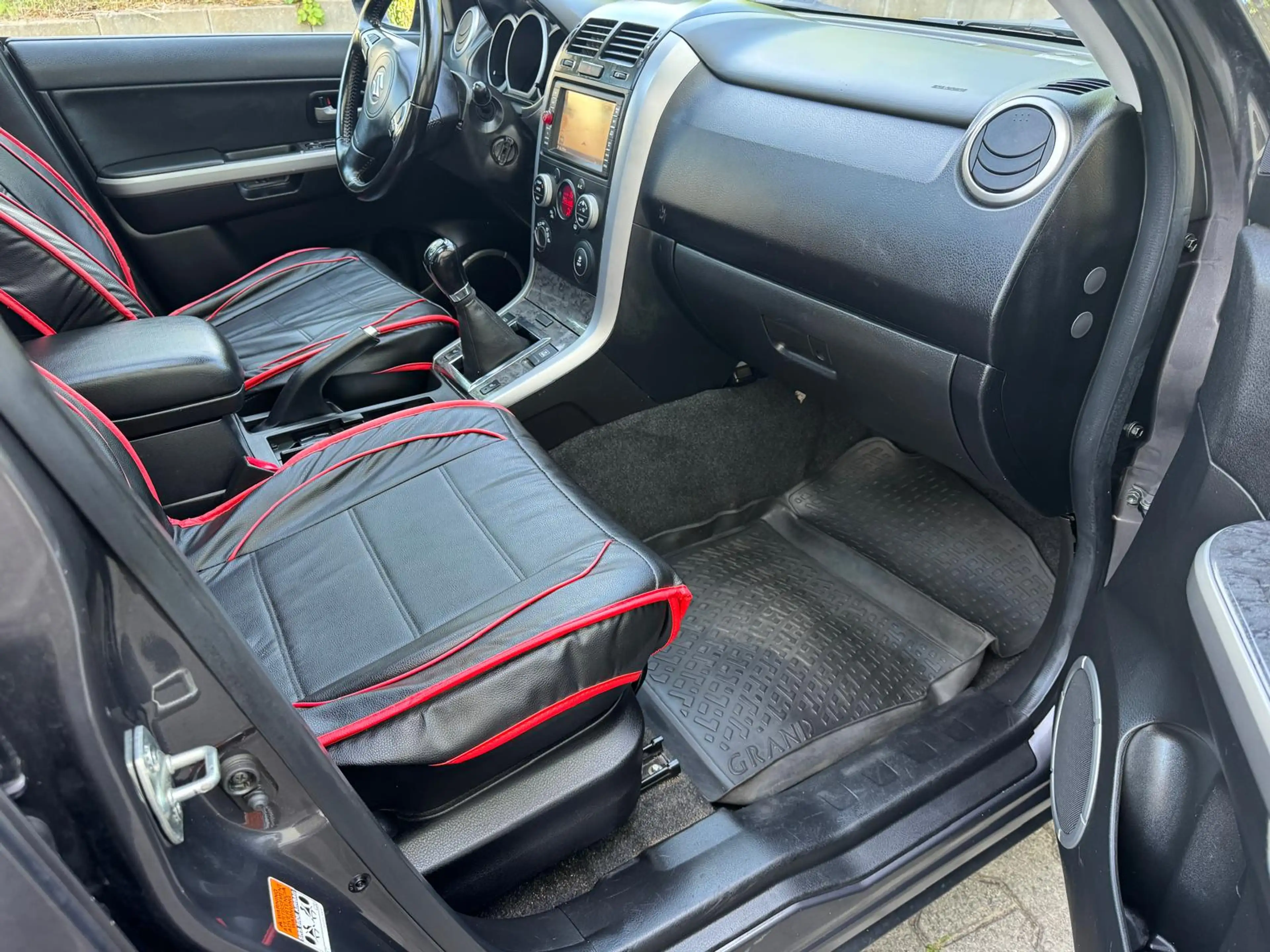 Suzuki Grand Vitara 1.9 DDIS X 30 Suzuki Grand Vitara 4x4 — photo 12