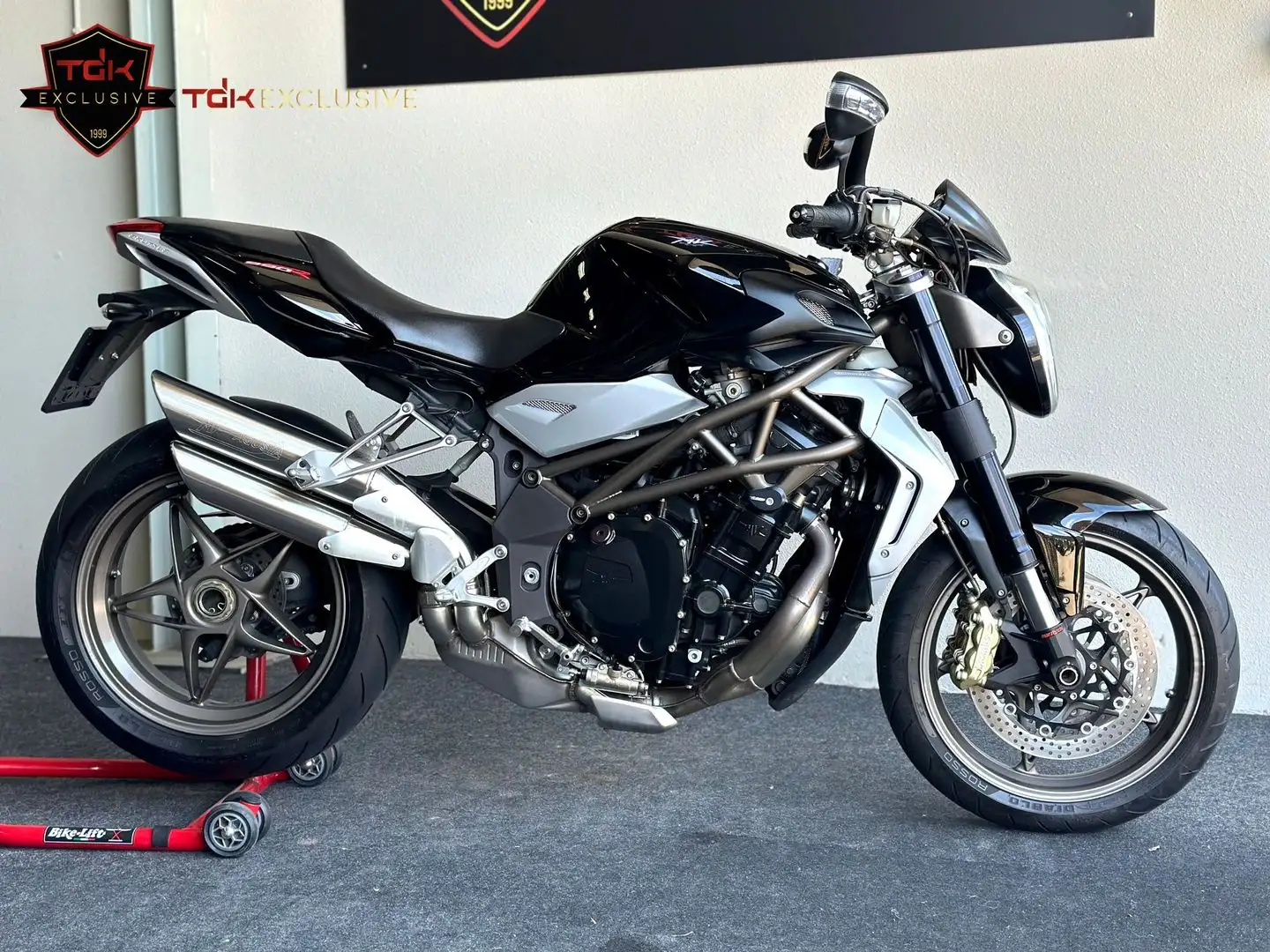 MV Agusta Brutale 990 R Чёрный - 2