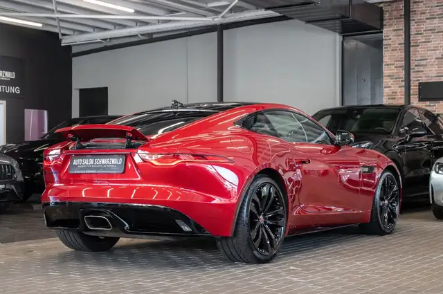 Jaguar F-Type view 7