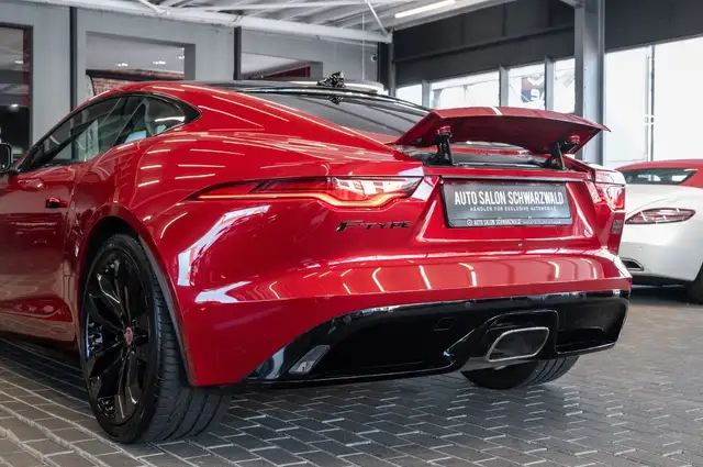 Jaguar F-Type view 11