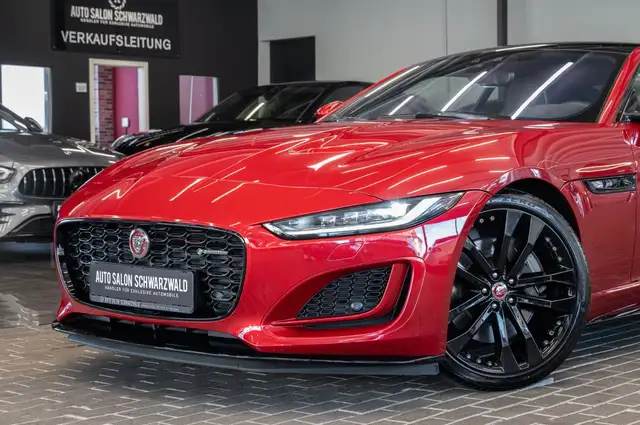 Jaguar F-Type view 3