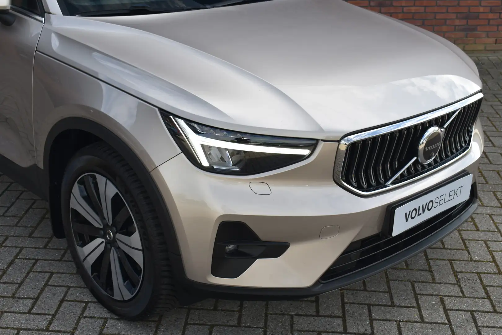 Volvo XC40 T5 262PK Plug-in hybrid Ultimate Bright | Lederen Beige - 2
