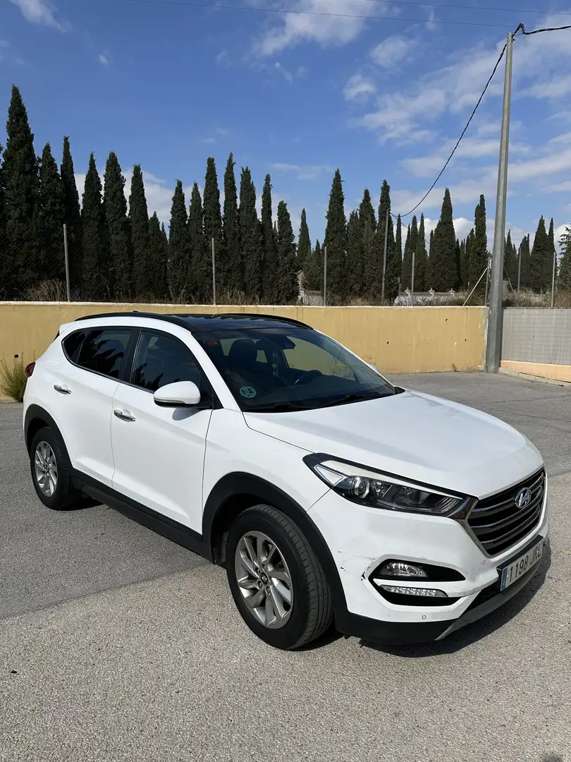 Hyundai TUCSON 9.000€ 1.7CRDI BD Tecno Safe 4x2 - 2