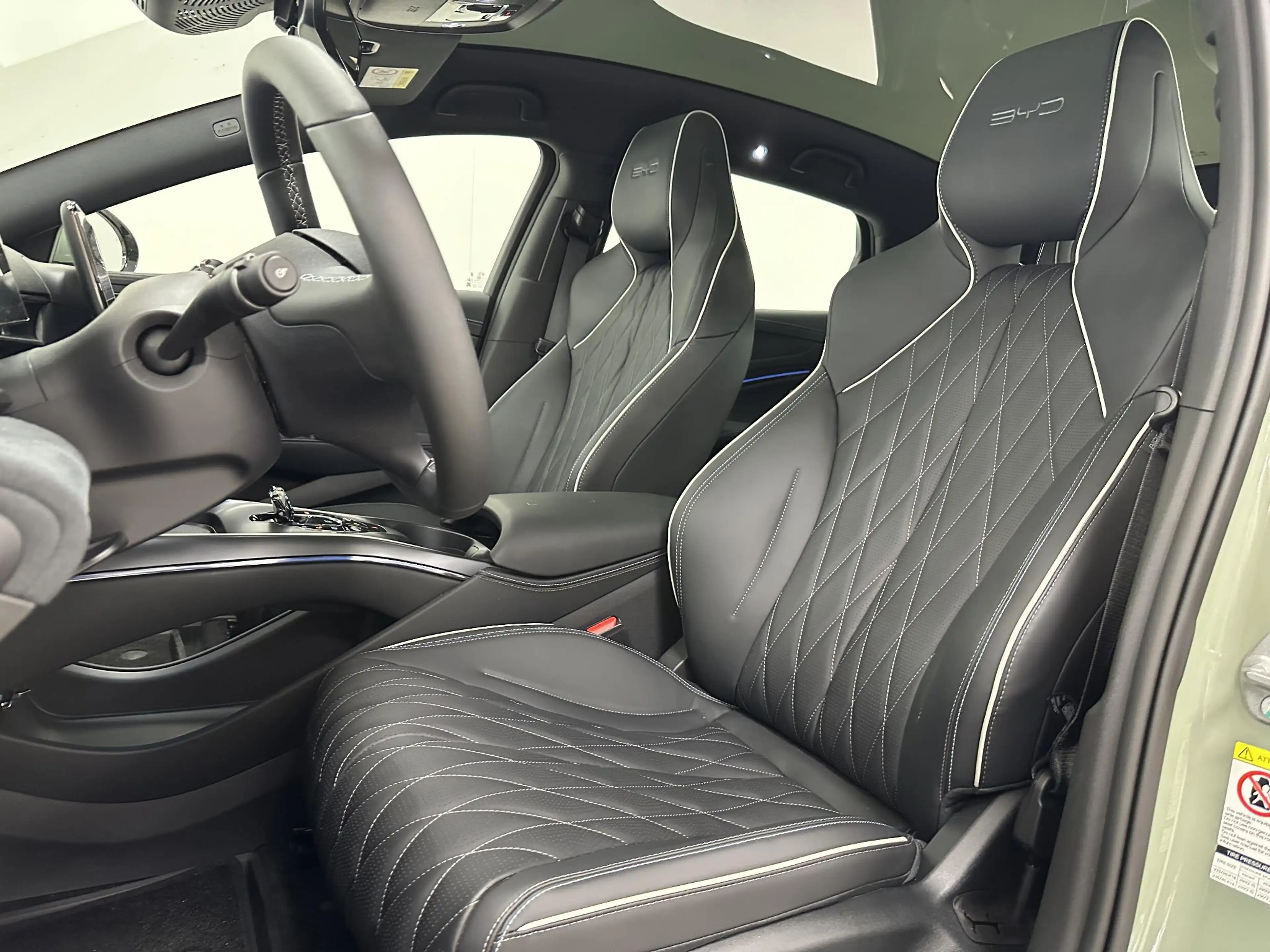 BYD Seal Limited Edition RWD 61.4 kWh Lage km-stand | Panor — photo 7