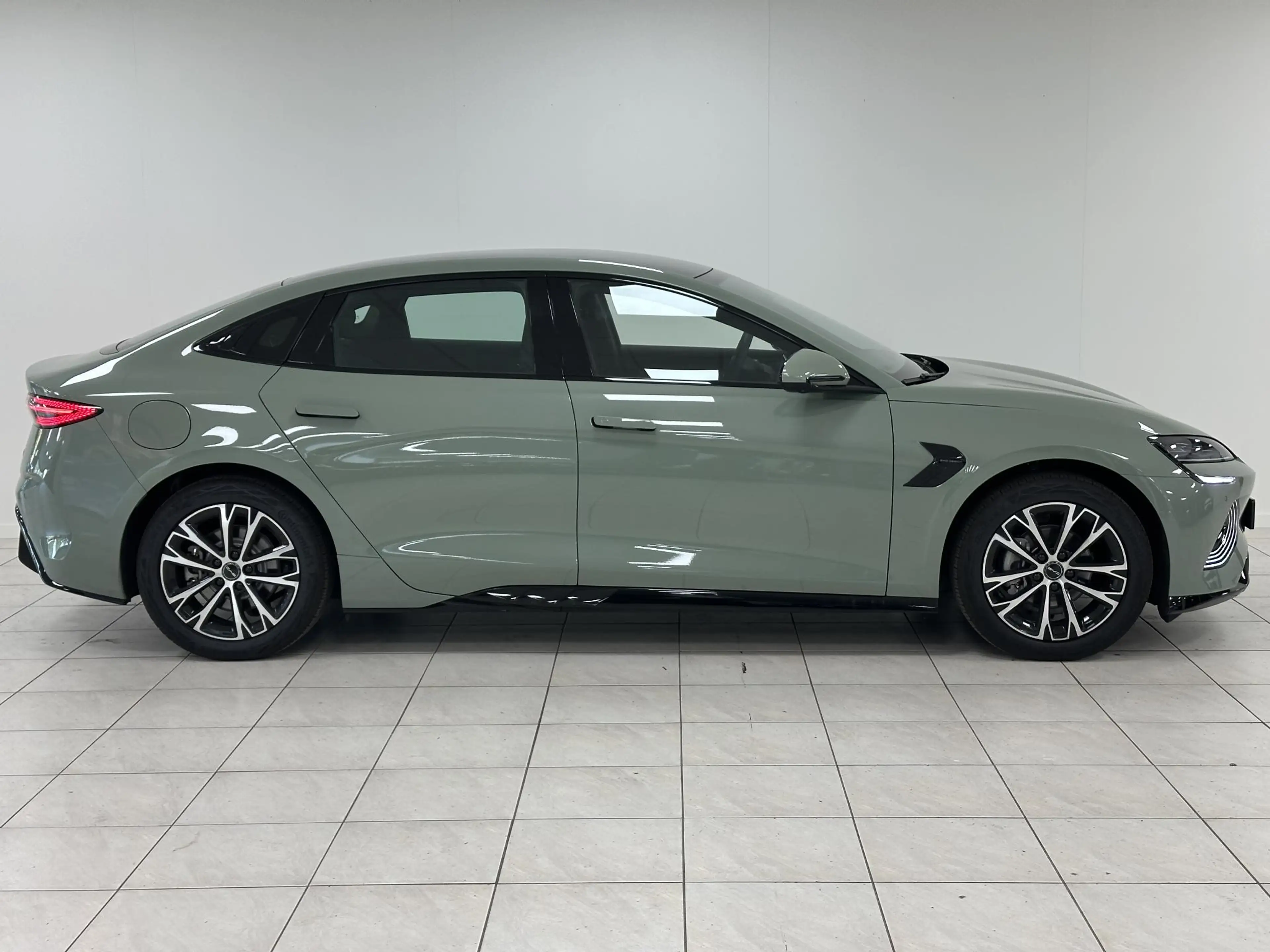 BYD Seal Limited Edition RWD 61.4 kWh Lage km-stand | Panor — photo 18