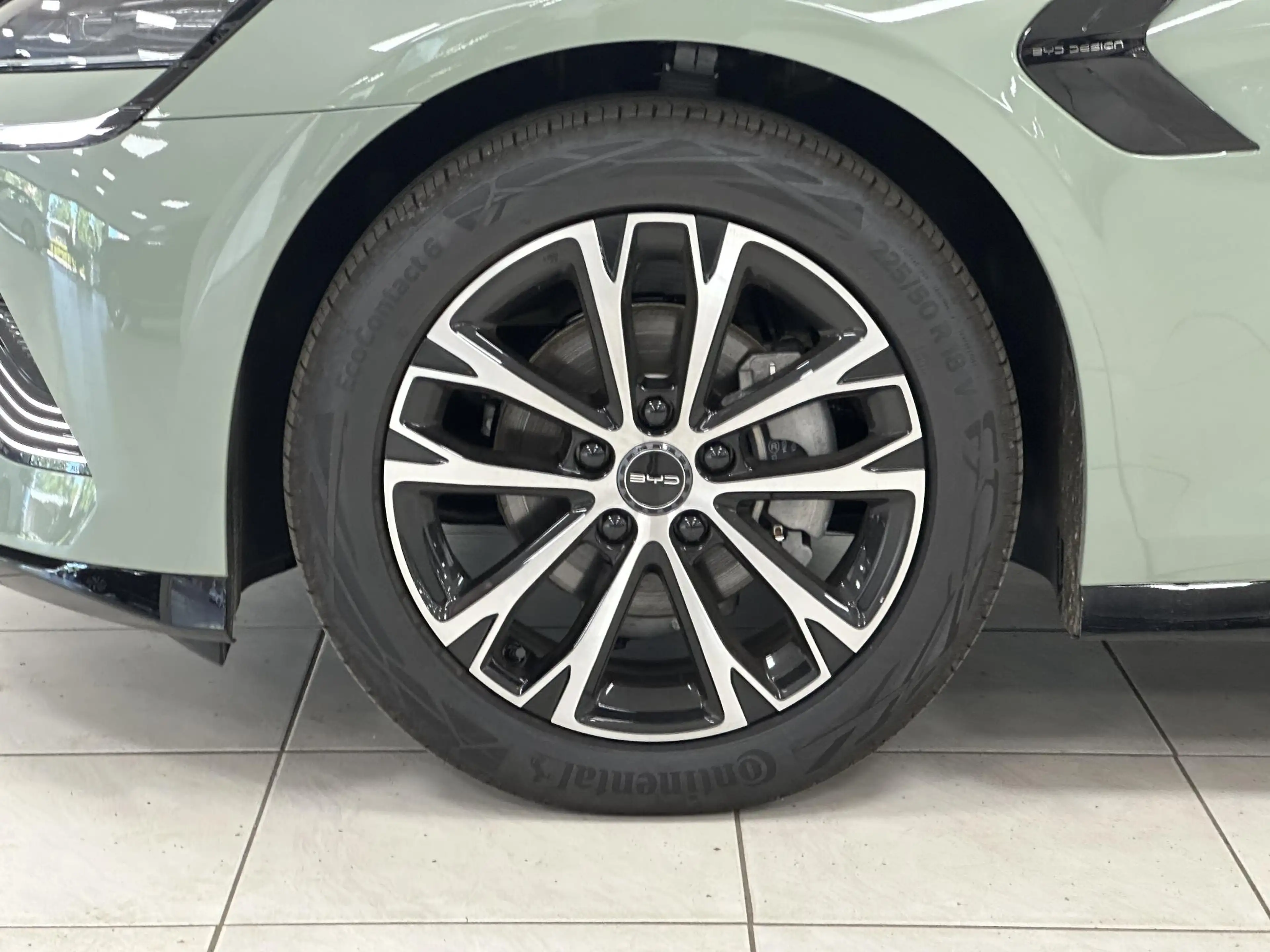 BYD Seal Limited Edition RWD 61.4 kWh Lage km-stand | Panor — photo 31