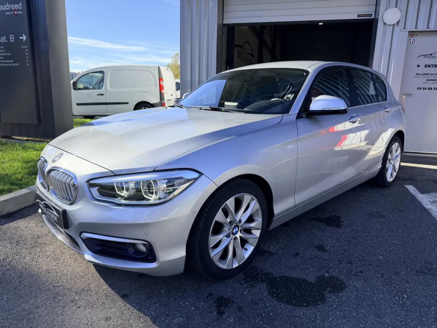 BMW 118 (F21/F20) 118IA 136CH URBANCHIC 5P Gris - 1