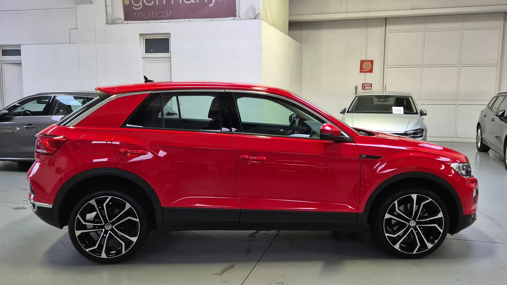 Volkswagen T-Roc T-Roc 2.0 tdi 150cv 4motion dsg -19"-car play Rojo - 2