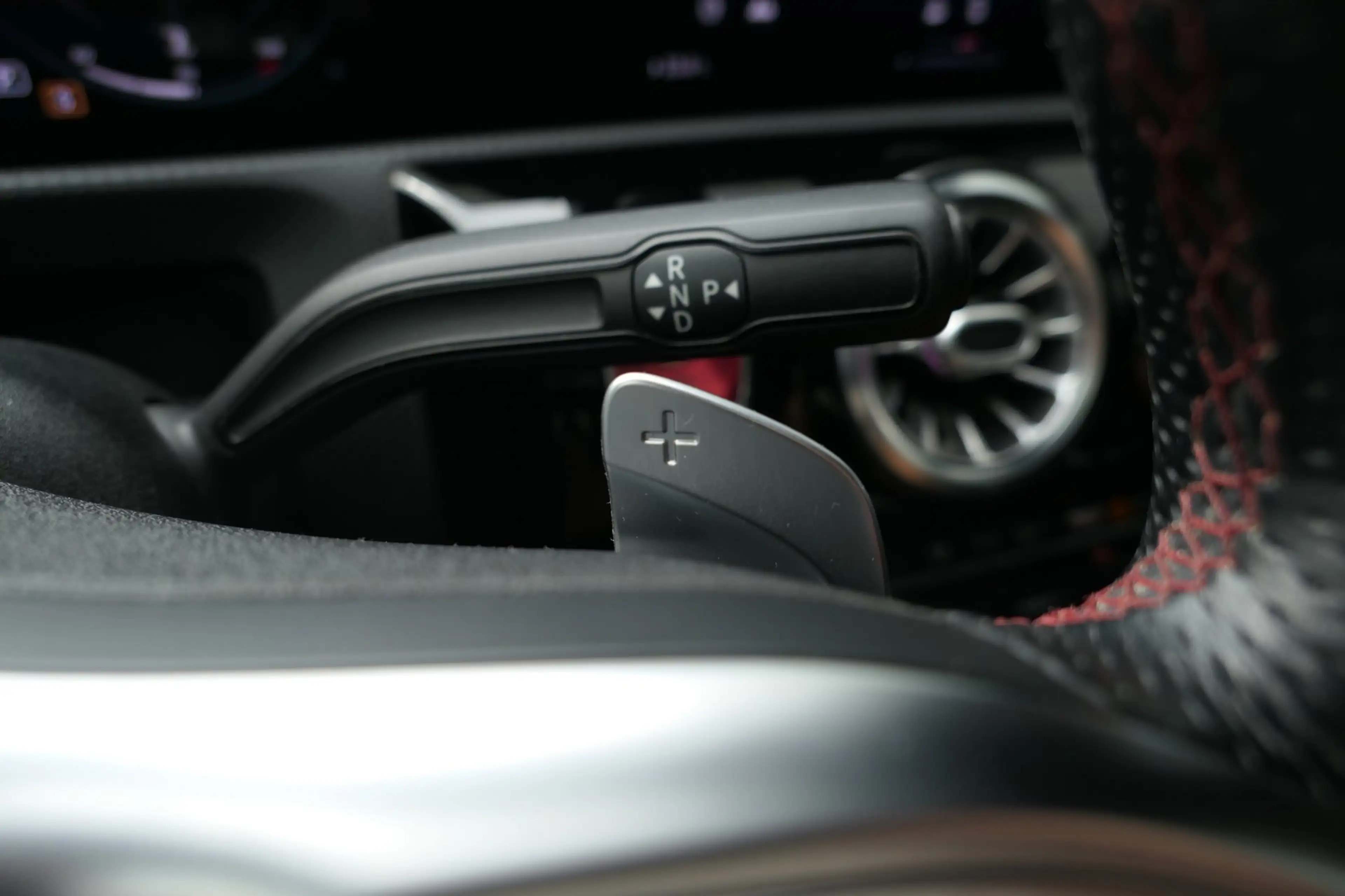 Mercedes-Benz A 35 AMG 4MATIC Premium Panorama Alcantara — photo 8