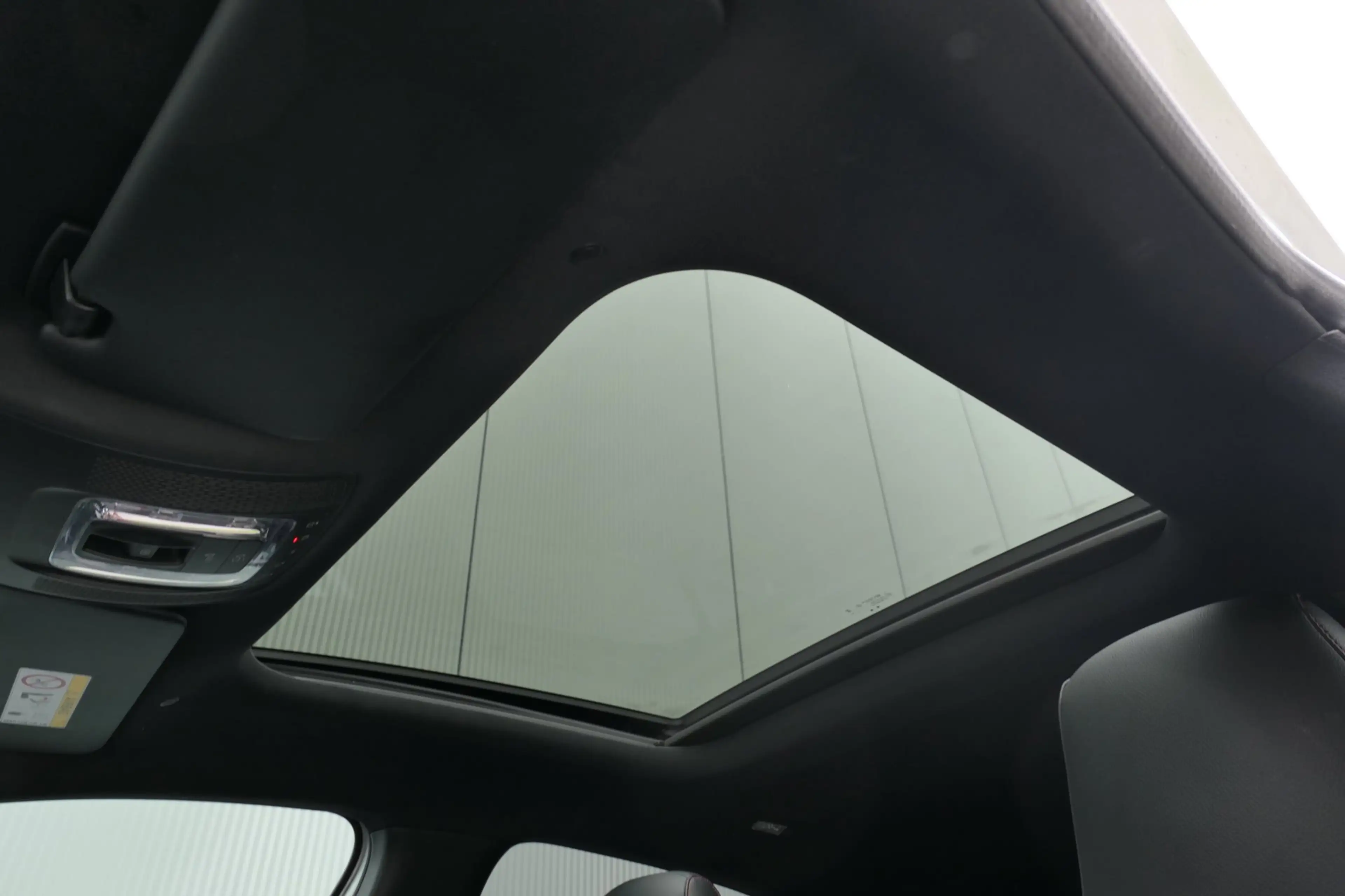 Mercedes-Benz A 35 AMG 4MATIC Premium Panorama Alcantara — photo 7