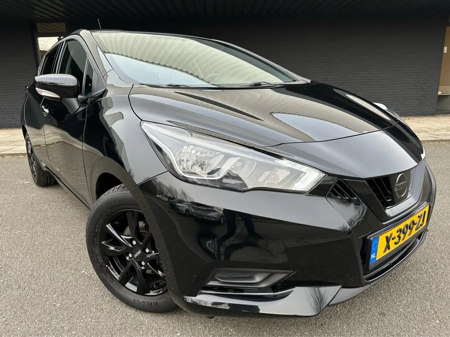 Nissan Micra 1.0L Visia // Black Edition //23.000km! // Zwart - 1