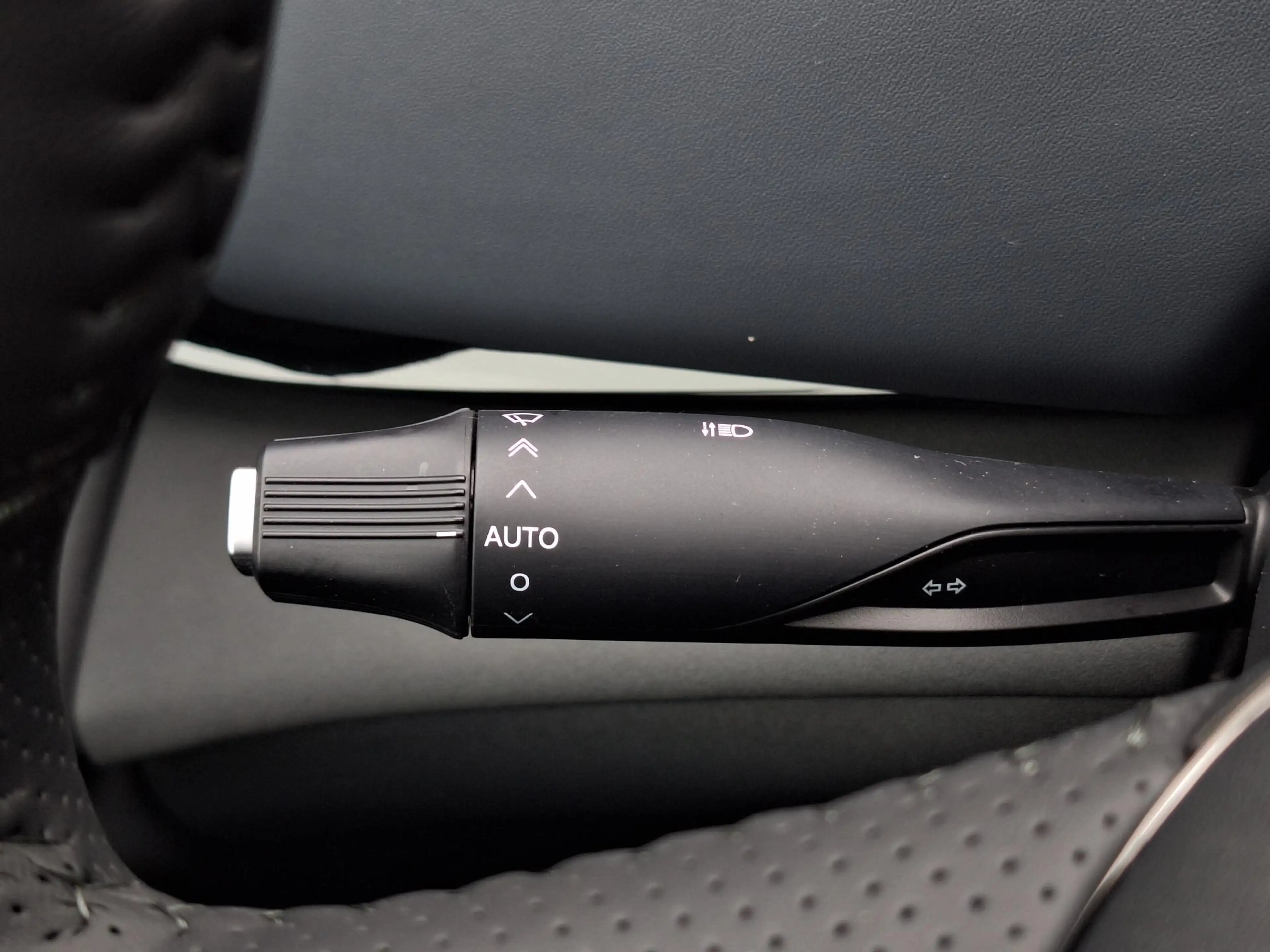 Voyah Courage Business Edition 80 kWh | Schuifdak | 360° camera — photo 15